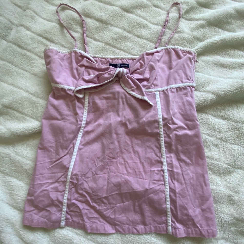 Vintage gap tank with bow on front